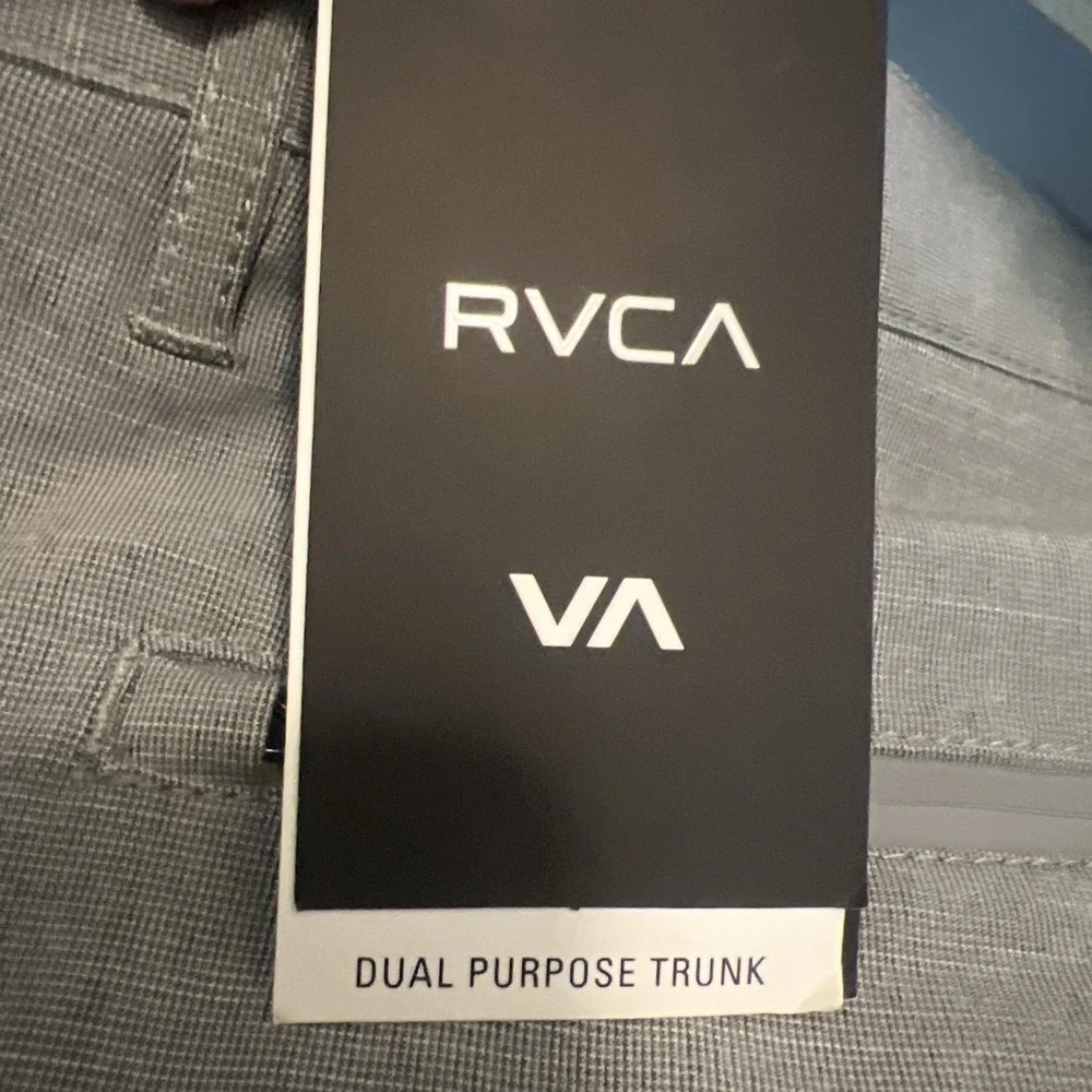 RVCA Men's Balance‎ Hybrid Short Size 32 Gray 9.5" Inseam - Picture 6 of 6